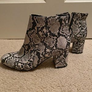 MIX NO. 6 BENISA BOOTIE size 8